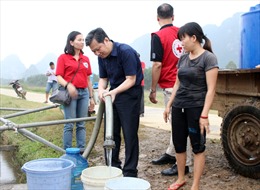 Cấp nước sạch cho người dân vùng lũ Quảng Bình 